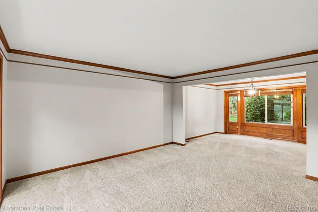 869 Timberline Drive, Rochester Hills, MI 48309