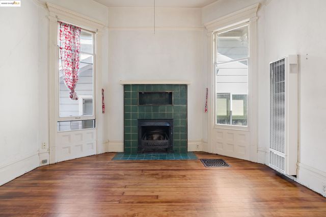 102 Hamilton Pl, Oakland, CA 94612