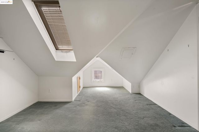 102 Hamilton Pl, Oakland, CA 94612