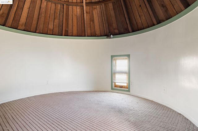 102 Hamilton Pl, Oakland, CA 94612