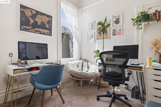 102 Hamilton Pl, Oakland, CA 94612