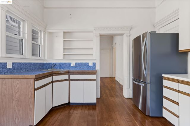 102 Hamilton Pl, Oakland, CA 94612