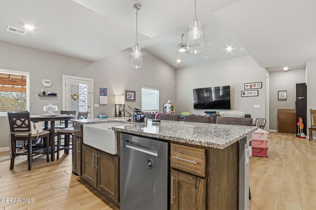 7412 SCARLET OAK Place, Canutillo, TX 79835