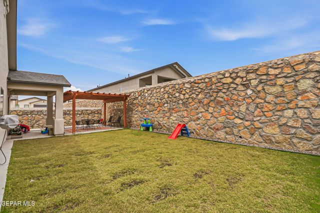 7412 SCARLET OAK Place, Canutillo, TX 79835