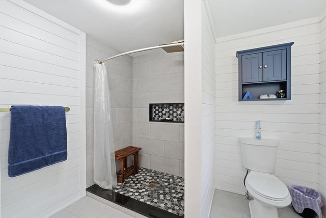 7 Hartwell Rd, Oxford, MA 01537