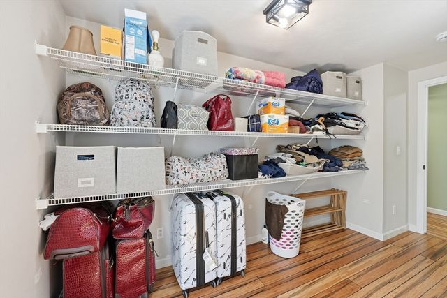 7 Hartwell Rd, Oxford, MA 01537