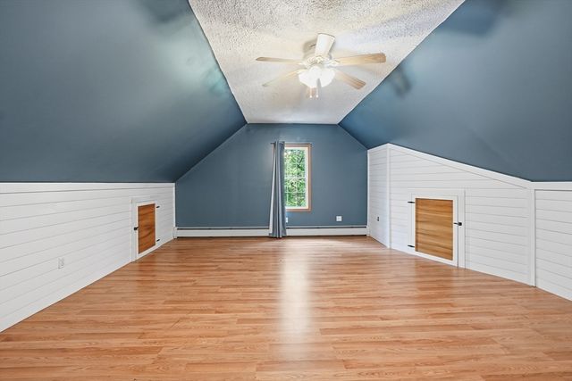 7 Hartwell Rd, Oxford, MA 01537