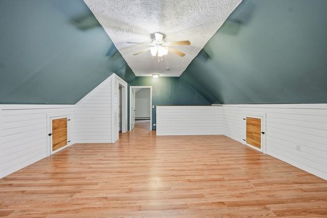 7 Hartwell Rd, Oxford, MA 01537