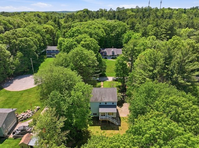 7 Hartwell Rd, Oxford, MA 01537