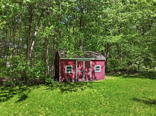 7 Hartwell Rd, Oxford, MA 01537