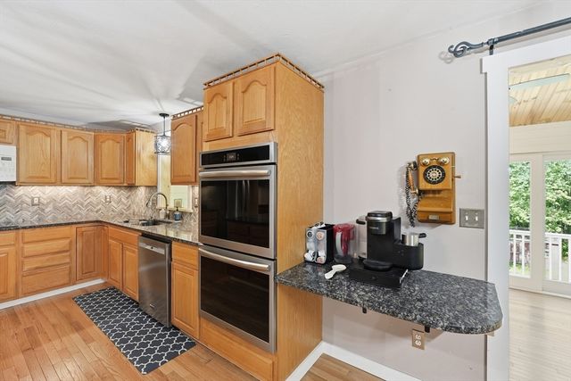 7 Hartwell Rd, Oxford, MA 01537