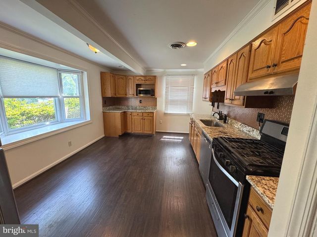 721 CRABB AVE, Rockville, MD 20850