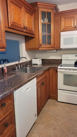 3531 NW 50th Avenue 610, Lauderdale Lakes, FL 33319