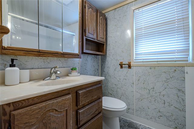 2731 Indianapolis Avenue, Des Moines, IA 50317