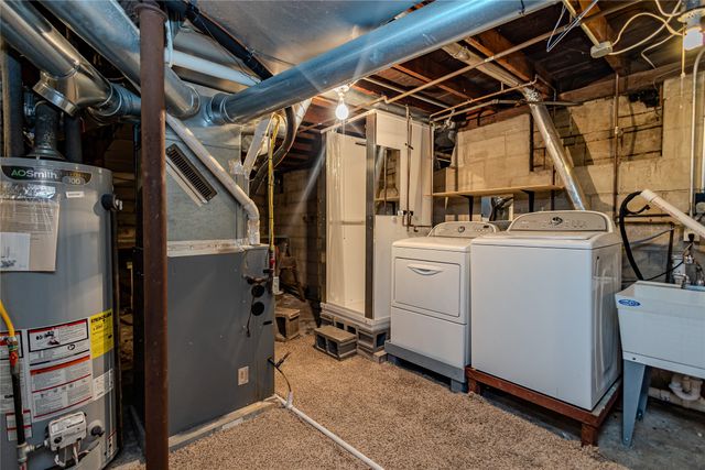 2731 Indianapolis Avenue, Des Moines, IA 50317