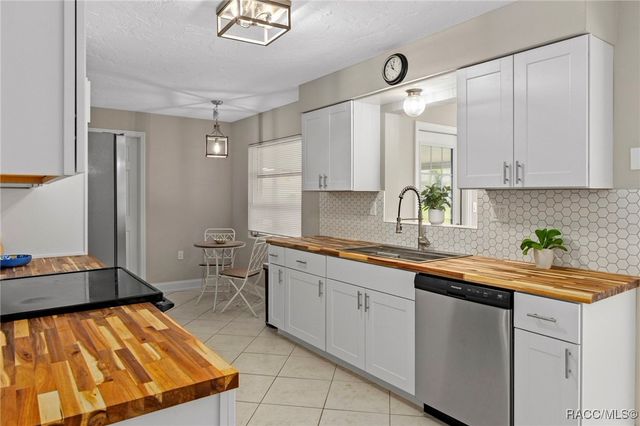 209 S Barbour Street, Beverly Hills, FL 34465