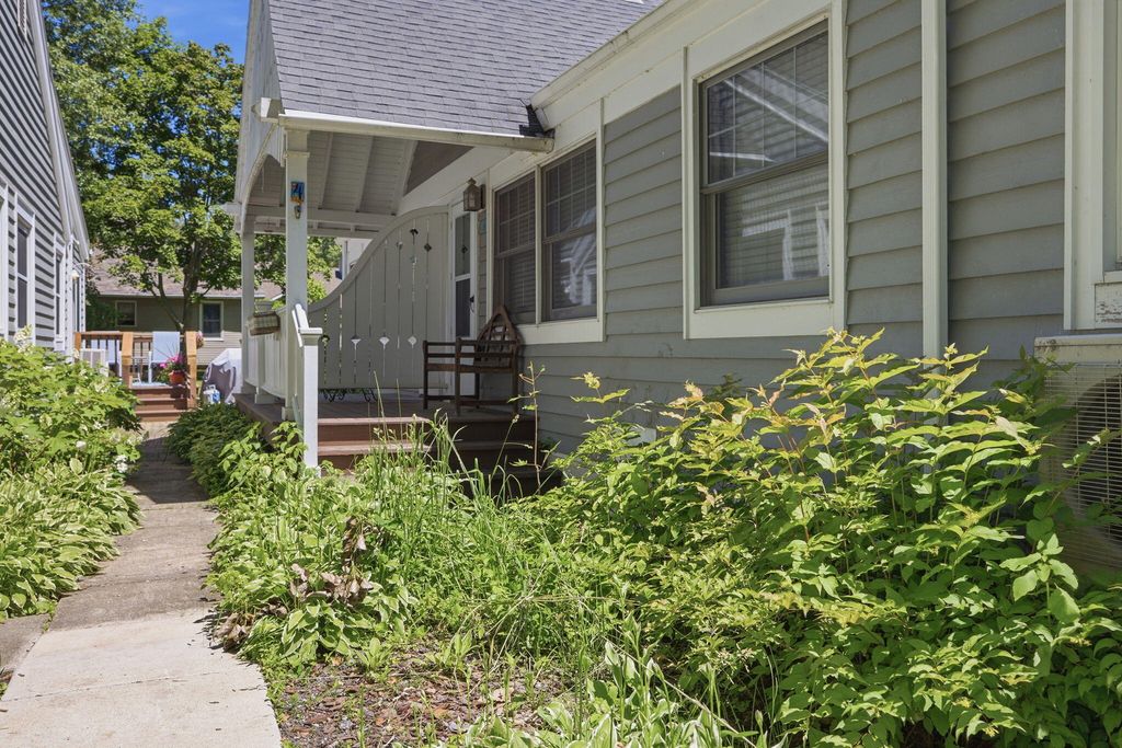 15577 Victor Road 4, Chikaming Twp, MI 49129