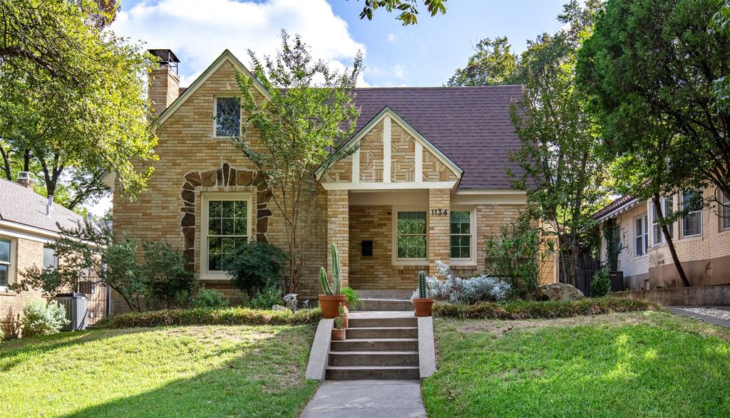1134 N Edgefield Avenue, Dallas, TX 75208 — exterior