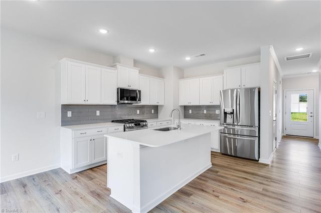 1868 Pheasant Trace Circle, Kernersville, NC 27284