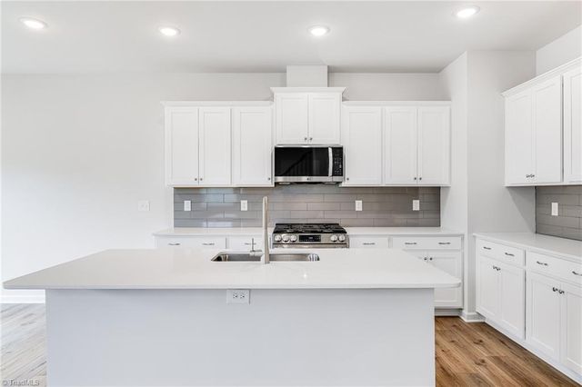 1868 Pheasant Trace Circle, Kernersville, NC 27284