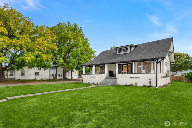 306 3rd Street, Sultan, WA 98294