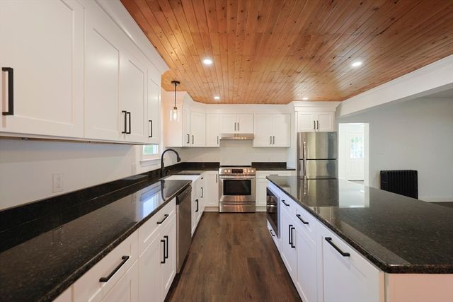 21 Irving St, Bellingham, MA 02019