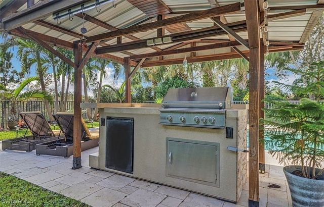 3402 Tigris LN, Naples, FL 34119