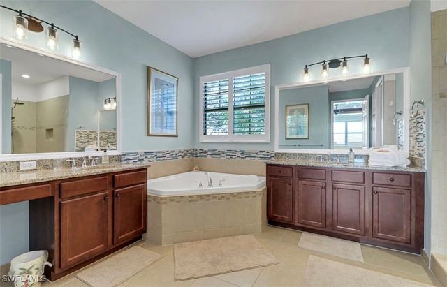 3402 Tigris LN, Naples, FL 34119