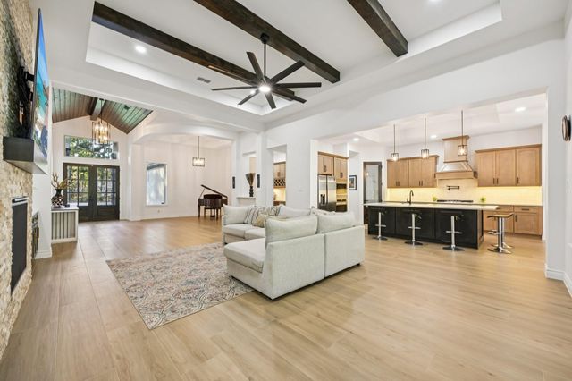 718 Weeping Willow Way, Magnolia, TX 77354