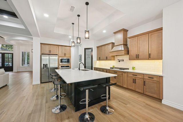 718 Weeping Willow Way, Magnolia, TX 77354