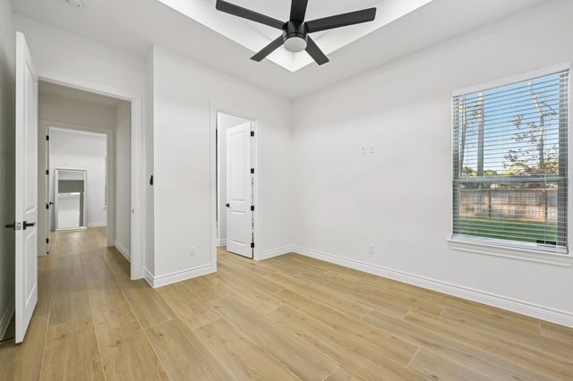 718 Weeping Willow Way, Magnolia, TX 77354