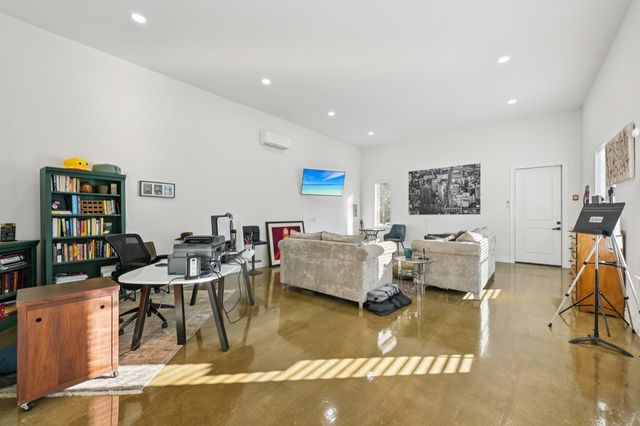 718 Weeping Willow Way, Magnolia, TX 77354