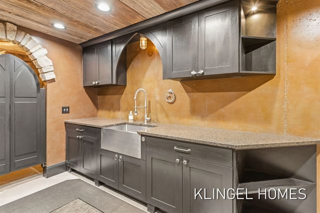 8892 Garfield Street, Coopersville, MI 49404
