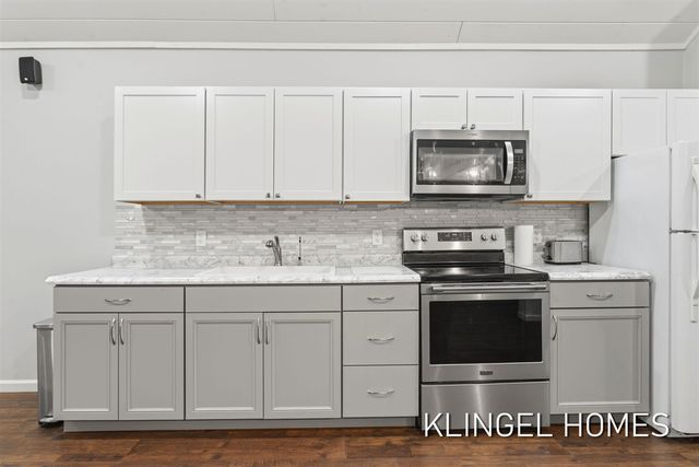 8892 Garfield Street, Coopersville, MI 49404