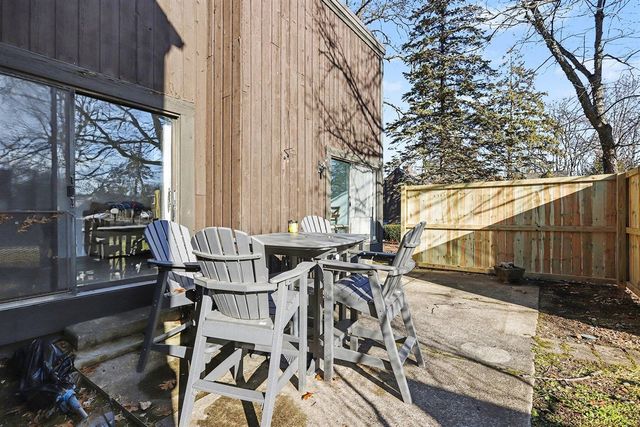 209 Paisley Court, Kalamazoo, MI 49007