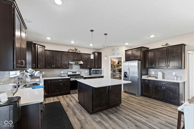 956 Fred Lane, Greenwood, IN 46143