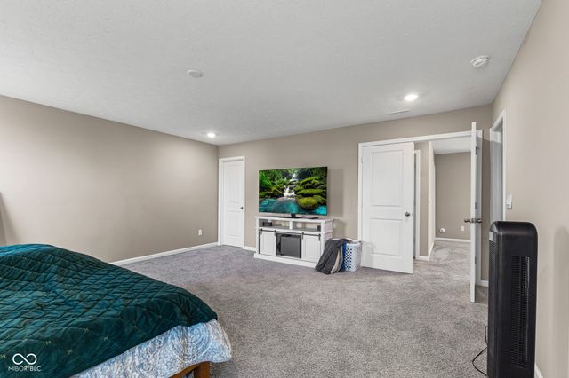 956 Fred Lane, Greenwood, IN 46143