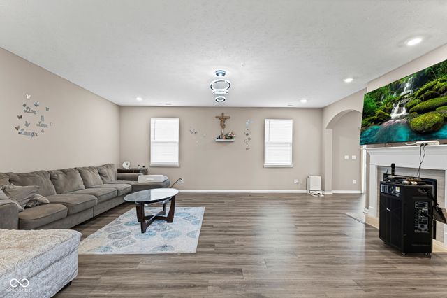 956 Fred Lane, Greenwood, IN 46143
