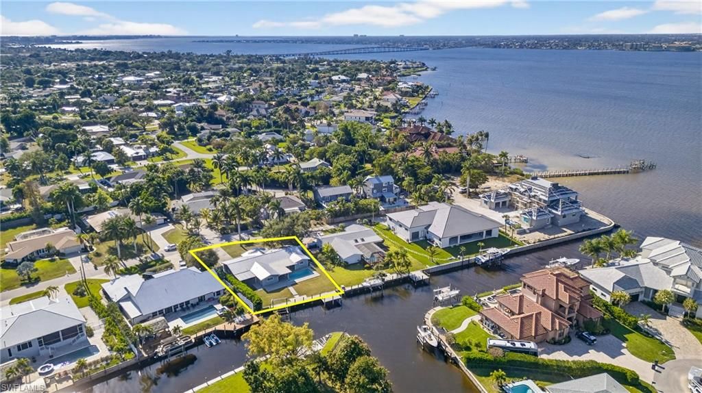 541 Bayside DR, FORT MYERS, FL 33919 — photo 2