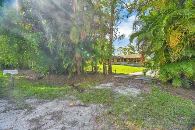 17605 92nd Lane N, Loxahatchee, FL 33470