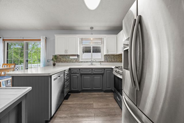 6901 110th Avenue N, Champlin, MN 55316