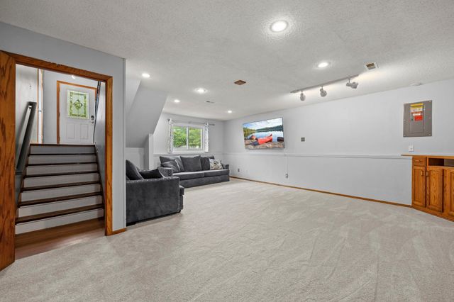 6901 110th Avenue N, Champlin, MN 55316