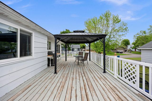 6901 110th Avenue N, Champlin, MN 55316