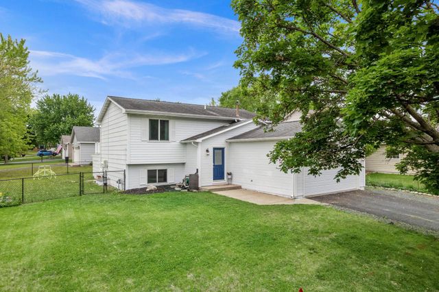 6901 110th Avenue N, Champlin, MN 55316