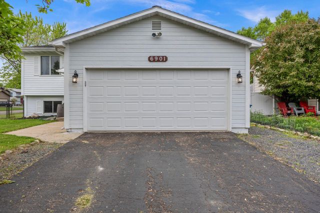 6901 110th Avenue N, Champlin, MN 55316