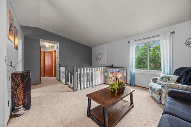 6901 110th Avenue N, Champlin, MN 55316