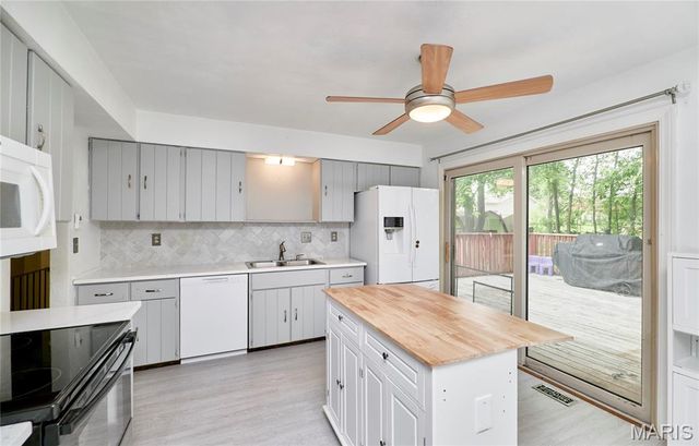 22 Heather Drive, St Peters, MO 63376