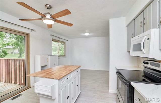 22 Heather Drive, St Peters, MO 63376