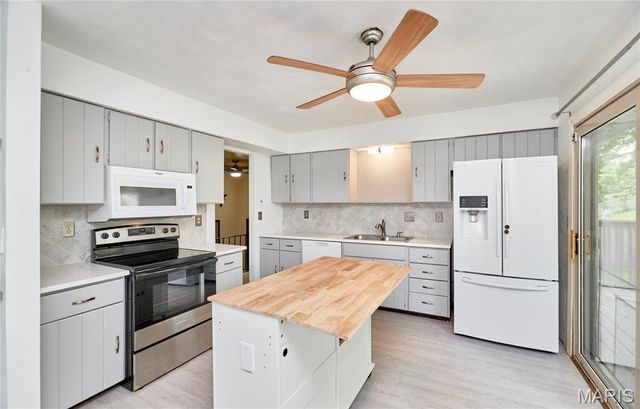 22 Heather Drive, St Peters, MO 63376