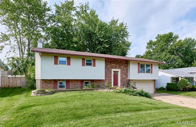 22 Heather Drive, St Peters, MO 63376